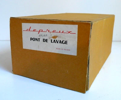 DEPREUX WASHING DECK FOR DINKY TOYS/SOLIDO/NOREV 1950s/60s untested - Image 1 of 4