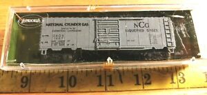 VINTAGE NOS AURORA POSTAGE STAMP TRAINS 4880 NATIONAL CYLINDER GAS BOX CAR