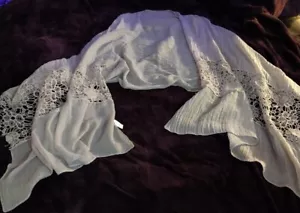 Mantón envolvente bufanda gris claro de colección romántico gasa y encaje 72"X 25" - Imagen 1 de 5