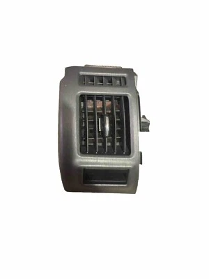 Toyota Prius V 2012-2014 tablero de conductor de ventilación delantera OEM 55686-47060 Foto 1 de 4