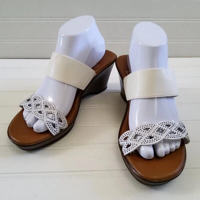 Sandalias de cuña con tachuelas italianas para mujer talla 9M Foto 1 de 4