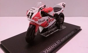 1/24 YAMAHA R7, BLANCA Y ROJA NORIYUKI HAGA 2000 - Imagen 1 de 1