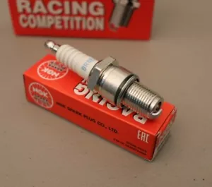 (1) NGK BR8EG # 3130 Spark Plug RM250 YZ250 CR250 RM YZ CR 250 CR500 FAST SHIP - Picture 1 of 1