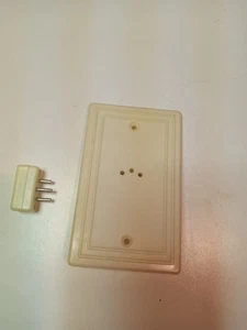 Vintage 60er/50er Jahre Kunststoff TV Wand Antenne Stecker - Bild 1 von 7