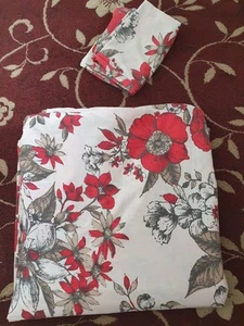 White And Red Floral Patten Reversible King Size Duvet Cover With 1 Pillowcase - Picture 1 of 11