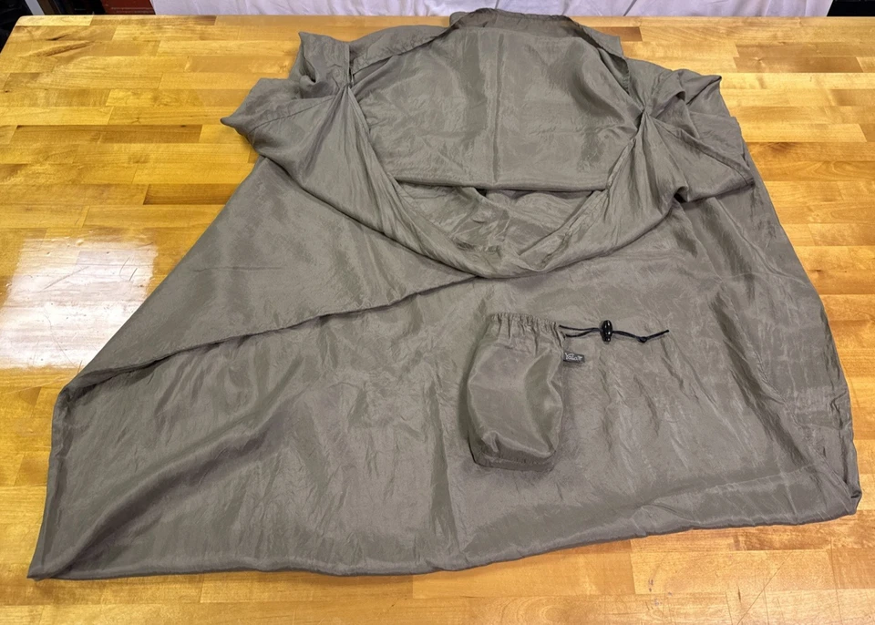 Saco de dormir de lujo 100 % seda YALA DreamSack verde oliva 34" W - 7' L en muy buena condición Foto 1 de 4
