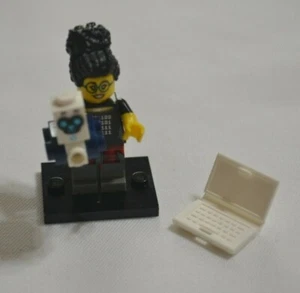 LEGO # 71025 MINI FIGURES SERIES 19 - PROGRAMMER GIRL # 5 LOOSE MINI FIGURE - Picture 1 of 3