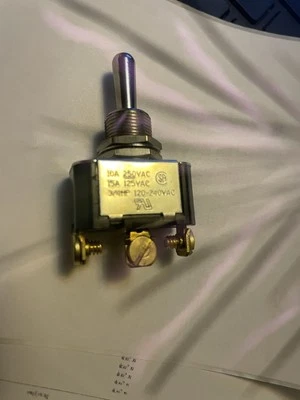 LOTE DE 5 TERMINALES DE TORNILLO CARLING P/N:6FC54-73 SPDT 15A 250V Foto 1 de 4