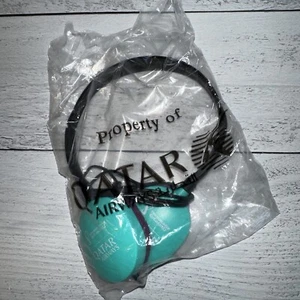 FIFA World Cup Qatar 2022 Official Qatar Airways Memorabilia Blue Headphones - Bild 1 von 2