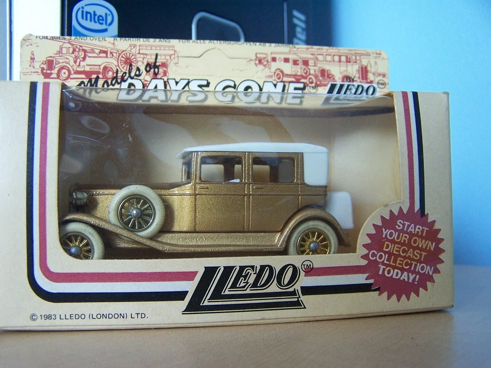 Lledo Days Gone  DG19 004A 1931 Rolls-Royce Phantom II Brewster Gold - Image 1 of 1
