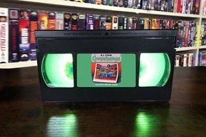 Gänsehaut: Sagen Sie Käse und sterben - wieder! VHS Lampe + Fernbedienung - Bild 1 von 2