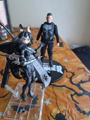 MEZCO ONE-12 COLLECTIVE NETFLIX SERIES PUNISHER ACTION FIGURE (No Guns) Cover