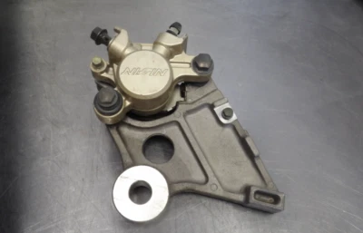 Pinza de freno trasera Honda 599 Horn CB600F 2006 con soporte de montaje 43150-MBZ-C51 Foto 1 de 4