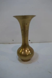 Vintage massive Messing Knospenvase handgraviert floral hergestellt in Indien 5" hoch - Bild 1 von 3