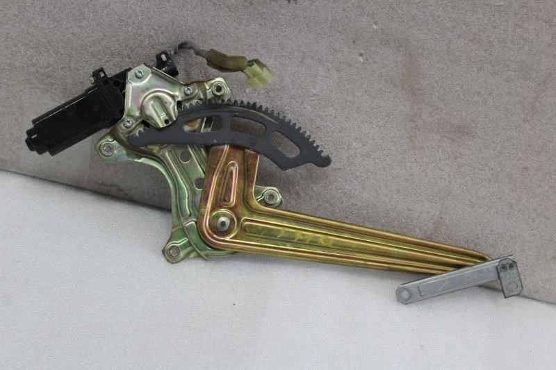 1990 年 LEXUS LS400 左驱动侧后门窗调节器 + 发动机 85710-50020 — 第 1/4 张图片