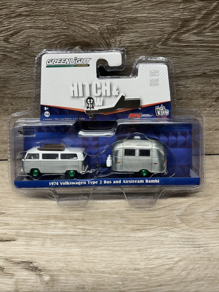 Greenlight 51035 - 1:64 enganche y remolque VOLKSWAGEN TIPO 2 BUS & AIRSTREAM BAMBI 1974 Foto 1 de 2