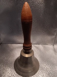 Glocke ...Vintage antike Schullehrer Messingglocke mit Holzgriff 8’’ hoch   - Bild 1 von 7