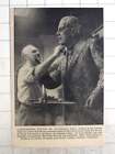 1962 Herr Uki Nimptsch arbeitet in seinem Londoner Studio an der Lloyd George Statue