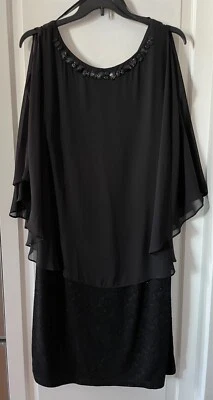Vestido formal/de fiesta negro con cuello adornado con capelet de gasa talla 20W AGB para mujer Foto 1 de 4