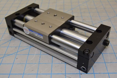 MRGH25X100 / MAX 0.7 MPA 71 / KOGANEI Foto 1 de 4