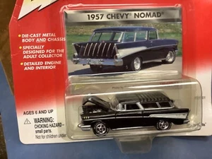 1957 chevy nomad wagonJOHNNY LIGHTNING 1/64. Tri chevy - Picture 1 of 2