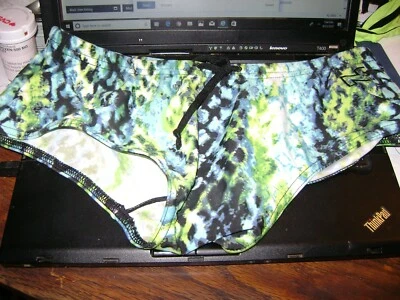 A NOS MUY RARO N2N SQ. BOLSA CORTA NATACIÓN PROFUNDA SIN FORRO LOGO N2N TALLA MEDIANA Foto 1 de 4