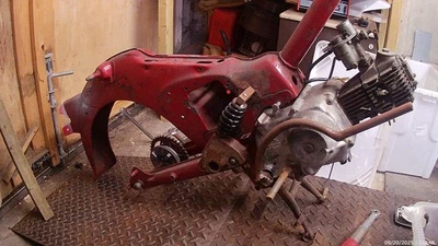 Honda C70 1976 - Image 1 of 4