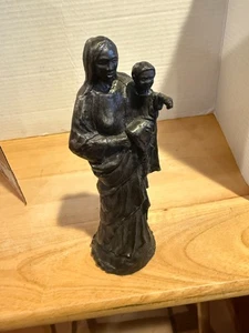 Antike Mutter Maria mit Jesus Figur verziert Metallguss schwer 8"h signiert - Bild 1 von 5