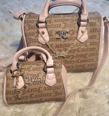 Juego de mini bolso Juicy Couture “Chestnut Chino” Mommy & Me + dijes jugosos Foto 1 de 4
