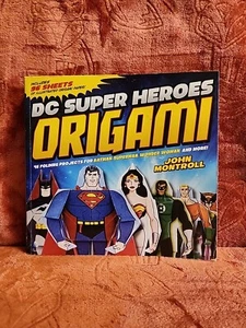 DC Super Heroes Origami : 46 Folding Projects + 96 Origami Illustrated Sheets. - Picture 1 of 5