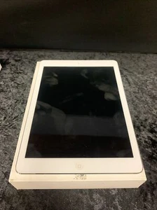 Apple iPad Air Silver 2013-2014 version Model A1474 - 16GB - - Picture 1 of 12