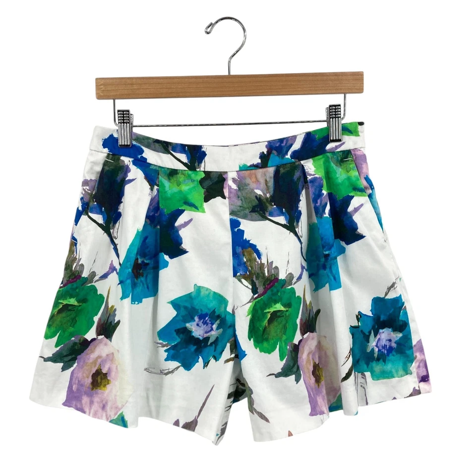 Pantalones Cortos Básicos Zara Para Mujer Medianos Blancos Florales Plisados Cintura Alta Cremallera Lateral Foto 1 de 4