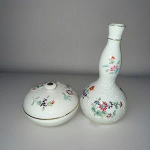 Japanese vase and container with flowers - Picture 1 of 5