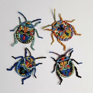 Hibiscus Harlequin Bugs 4 pcs Set Handmade Embroidered Patch - Picture 1 of 3