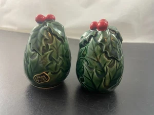 Set shaker sale e pepe vintage Lefton's Holly Berry con etichette e tappi - Foto 1 di 9