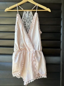 Flora Nikrooz rosa Schlaf Strampler klein seidig Spitze romantisch - Bild 1 von 6