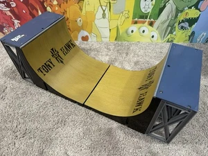 2007 Spin Masters Tony Hawk Tech Deck Half Pipe Ramp Good Condition - Picture 1 of 3