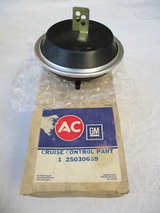 NOS GM 80 81 Trans Am Firebird CRUISE control vacuum SERVO w/301 4.9 1980 1981 - Picture 1 of 2
