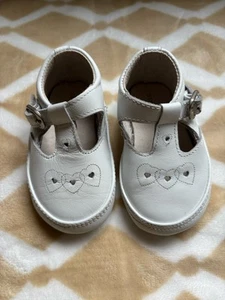 Stride Rite White T-strap Buckle Mary Janes, Infant/Toddler Girl Sz 2M 1088459 - Picture 1 of 7