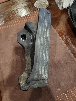 2009-2017 VOLKSWAGEN VW TIGUAN GAS THROTTLE ACCELERATOR PEDAL OEM - Image 1 of 4