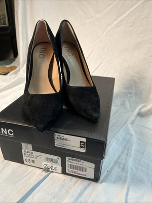 NUEVO EN CAJA TACONES DE GAMUZA NEGROS PARA MUJER DE INC TALLA 6.5 Foto 1 de 4