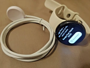 Google Pixel Watch 1 Silver Stainless Steel Smartwatch 41mm with White Band - Zdjęcie 1 z 7