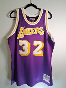 Mitchell & Ness Purple Los Angeles Lakers Magic Johnson 1984-85 Swingman Jersey - Picture 1 of 3