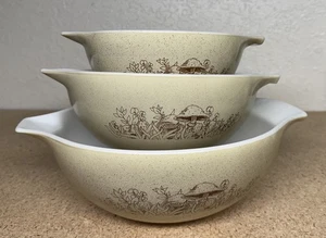 Set of 3 PYREX Forest Fancies Mushroom Cinderella Nesting Mixing Bowls - Picture 1 of 2