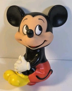 Vintage Disney sitzende Mickey Mouse Gummi/Vinyl Figur 4,5" sehr guter Zustand - Bild 1 von 4