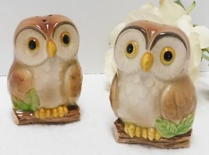 VINTAGE 1981 OTAGIRI HOOT OWL SALT & PEPPER SHAKERS HAND PAINTED, SIGNED, LABEL - Bild 1 von 10