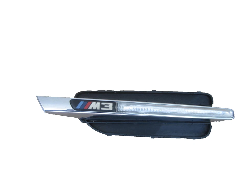 Os305203 BMW M3 2008 2009 2010 2011 GUARDABARROS DELANTERO DERECHO MOLDURA FABRICANTE DE EQUIPOS ORIGINALES Foto 1 de 4
