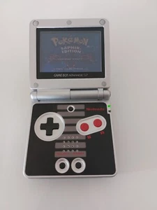 Game Boy Advance SP mit NES Gehäuse, professionell repariert für Retro Fans - Bild 1 von 15
