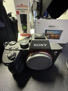 Sony Cámara réflex digital sin espejo Alpha a7 III con kit de lente - Picture 1 of 7
