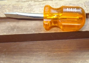 Sears Stubby Flat Head Slotted Screwdriver Yellow Great Condition 41416 - Picture 1 of 1